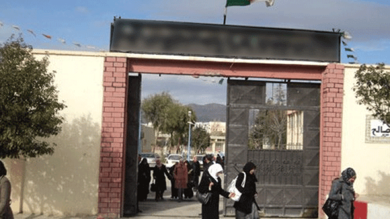 طالب يطعن طالبة بخنجر داخل إقامة للبنات بباتنة