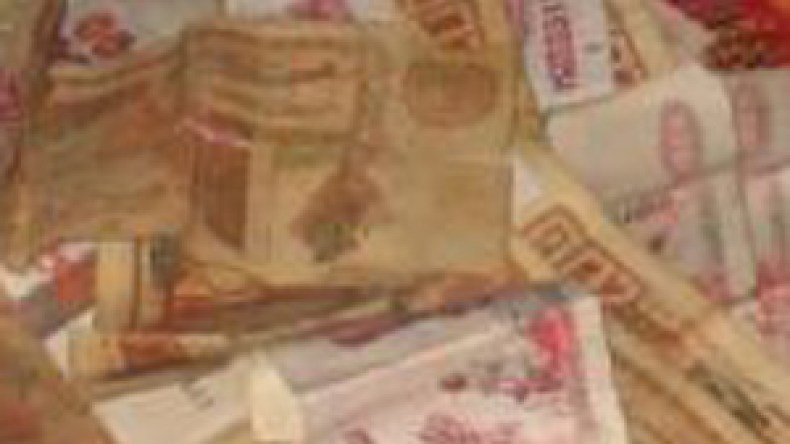 فتاة تقود عصابة للسطو على الرجال بالعاصمة