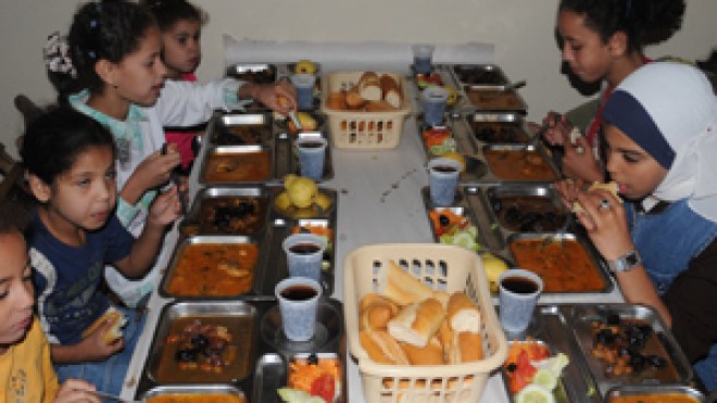 أطنان من المقارون والجبن بدل اللحوم والدجاج في فواتير مزورة