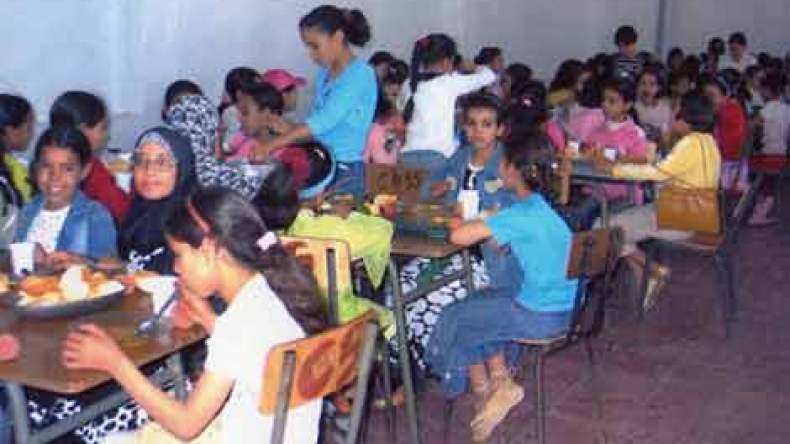 عمال نظافة لتسيير المطاعم المدرسية بالابتدائي!