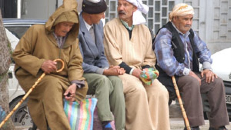 رفع معاشات ومنح المتقاعدين ومنحة الزوجة المكفولة ابتداء من الأول جانفي