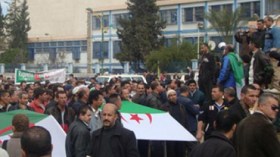 متقاعدو الجيش يدخلون في إضراب مفتوح عن الطعام بالبليدة