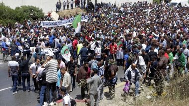 Les retraités de l’armée renouent avec la contestation