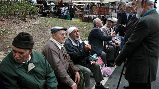 رئيس مصلحة بصندوق التقاعد و26 متهما زوروا ملفات معاشات المتقاعدين