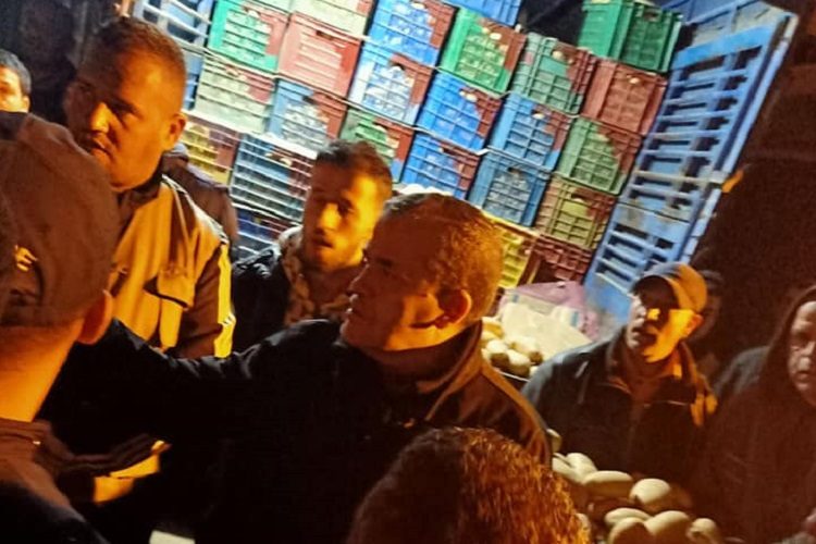 Visite au marché de Boufarik: Rezig menace les spéculateurs de sévir
