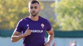 مدرب فيورنتينا يُوضّح سبب عدم منحه الفرصة لـ “غزال”