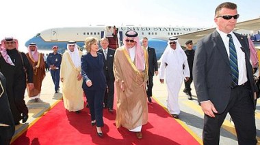 Hillary Clinton rencontre le roi Abdallah à Riyad