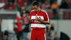 ريبيري يتحدى ساركوزي ويسمي مولوده الجديد سيف الإسلام