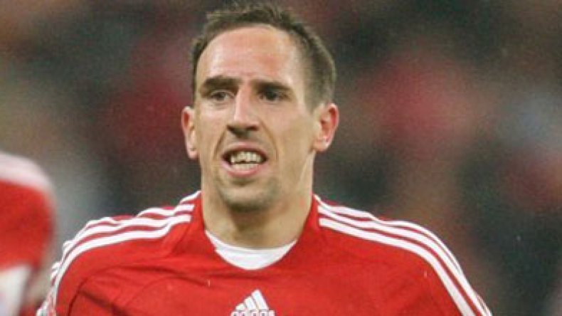 اتهامات للنجم الفرنسي ريبيري بالتظاهر بالإيمان الاسلامي والسهر مع النساء