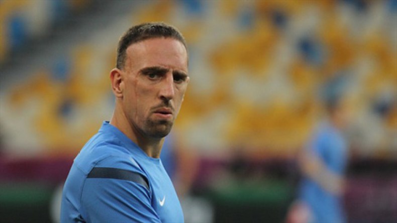 سياسية إسبانية تصف ريبيري بـ “ذميم الوجه”!