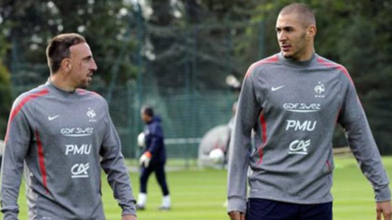 لوران بلان يراهن على المغاربة لإسعاد الفرنسيين