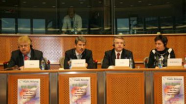 Syrie: l'UE va durcir ses sanctions pétrolières et financières