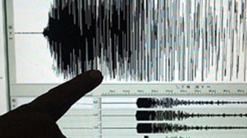 جريح  وهلع عقب هزة أرضية بقوة  7ر4 درجة بولاية الشلف