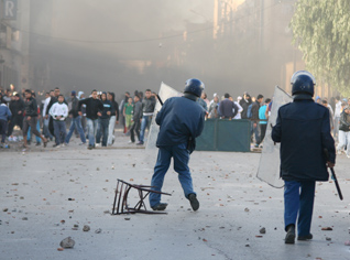 Rioters destroy schools, banks, post offices in Bechar, Aflou, Mascara