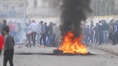 52 policemen wounded in riots in Algiers