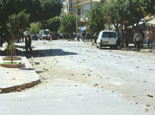 Injuries and arrests in a popular uprising in western Algeria