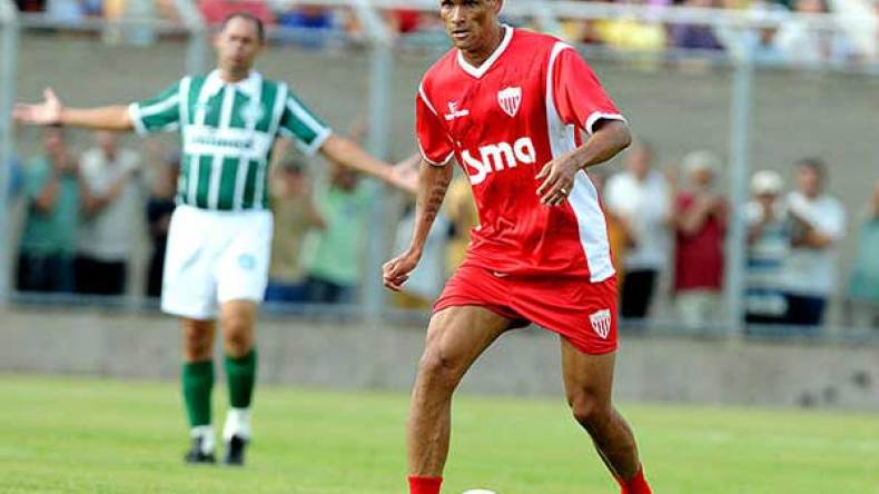 ريفالدو يعود للملاعب في سن 43