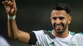 بن عطية ينهي الجدل ويدافع عن رياض محرز