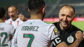 محرز يقصف اليمين المتطرف الفرنسي ويفخر بـ”جزائريته”