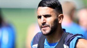 علامات عدم الإرتياح النفسي بادية على ملامح محرز