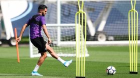 محرز يعود إلى الميادين