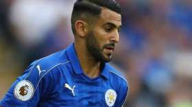 تشيلسي وبرشلونة يُطاردان محرز