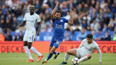 Leicester City Players Prevented Riyad Mehrez From Taking A Penalty Kick
