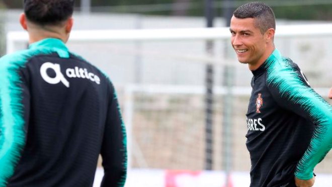 رسميا.. رونالدو سيُشارك في مباراة البرتغال والجزائر