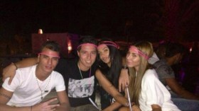 نصري والشماخ “يغرقان” في اللّهو مع فتيات لاس فيغاس!