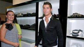 رونالدو “يخطب” لشقيقته “رونالدا”..فنيا!