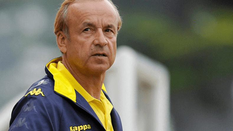 الاتحاد النيجيري يضغط على روهر للإطاحة بـ “الخضر”
