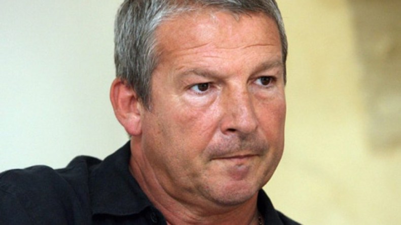 المدرب الفرنسي كوربيس يحل بالجزائر هذا الأربعاء للتفاوض مع مسيّري “سوسطارة”