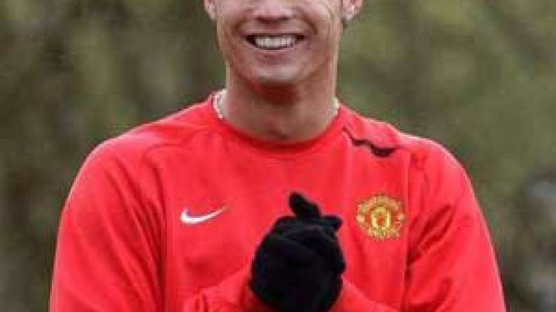 البرتغالي رونالدو مهاجم يونايتد هداف الدوري الانجليزي لكرة القدم