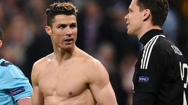 تشيزني: رونالدو ساعدني على التصدي لركلة جزاء هيجوايين