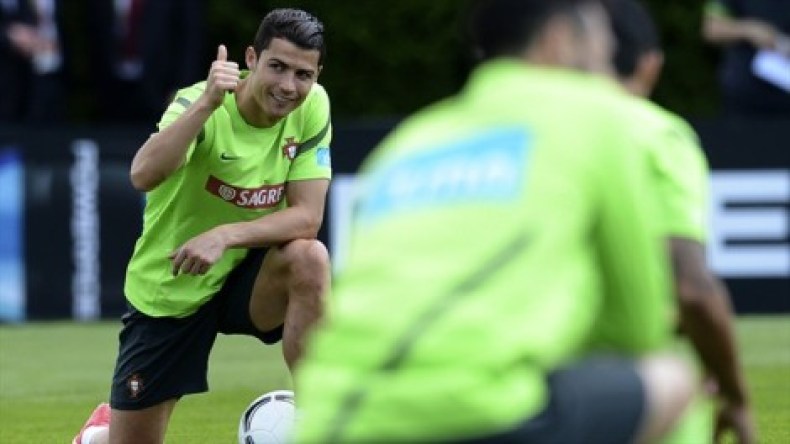 رونالدو “الأنيق” يفضل “سحر” مدريد على أدغال الغابون!