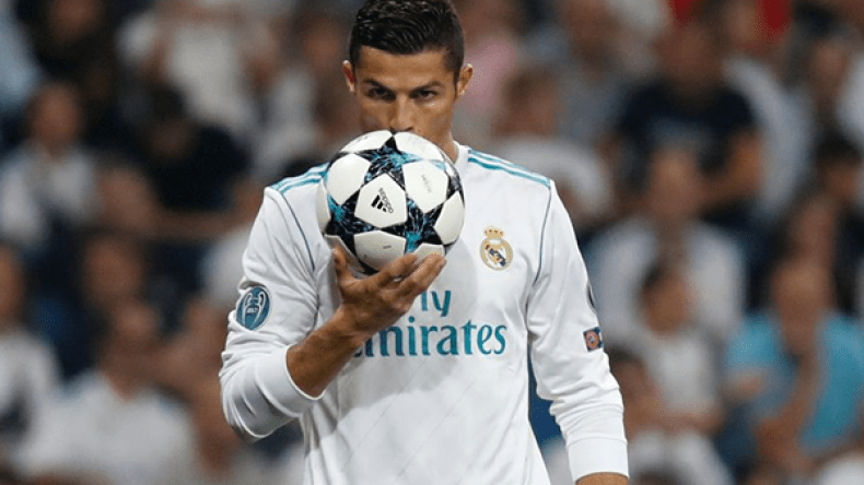 شغف الجزائريين وجنونهم بـ “رونالدو” ورفقائه في روبورتاج بقناة “ريال مدريد”