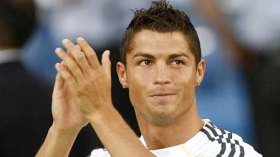 رونالدو  ينفجر  من  الهتاف  لميسي  ويرد  بهجوم  حاد !