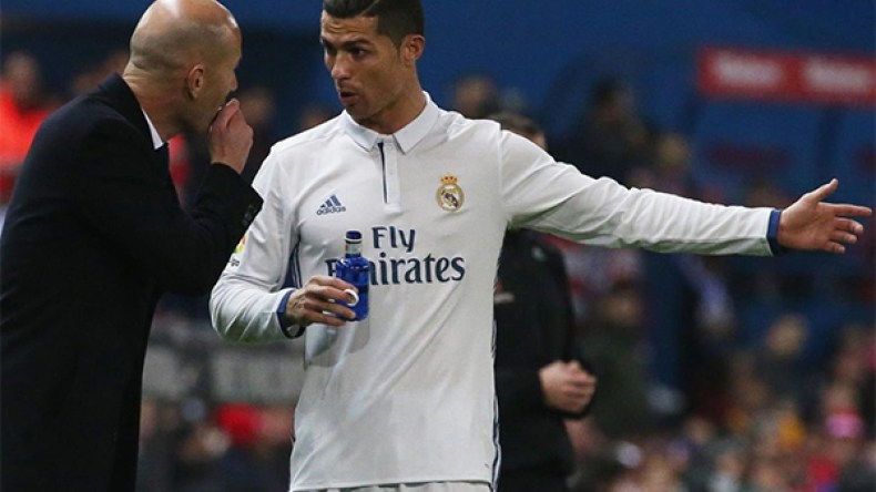 هذه هي أسباب الفوضى.. معاناة رونالدو ومتاهة زيدان