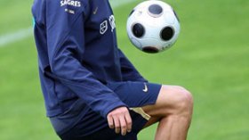 Ronaldo would fit in at Real and would not mean return to 'galactico' signings, claims coach Schuster