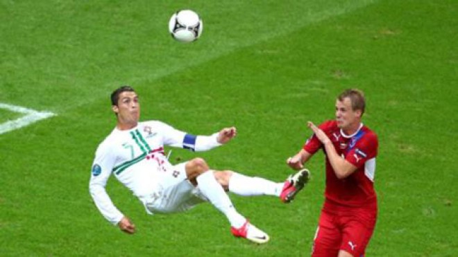 في غياب ميسي.. رونالدو وحده نجم يورو 2012