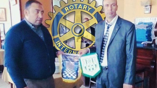 مسؤولو منظمة صهيونية يلتقون مسيري نادي سريع غليزان في مأدبة غداء