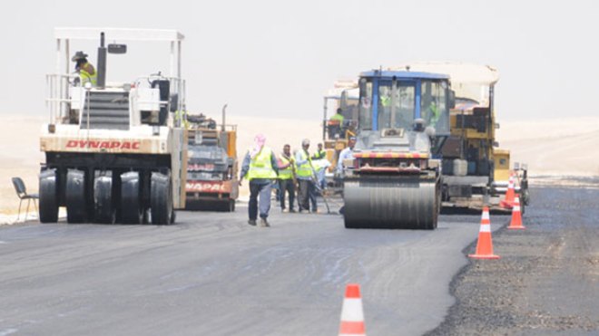 مقاول ينجز طريقا بـ 7 ملايير من ماله الخاص بالمسيلة