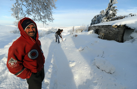 Chute de neige: l’Est algérien paralysé
