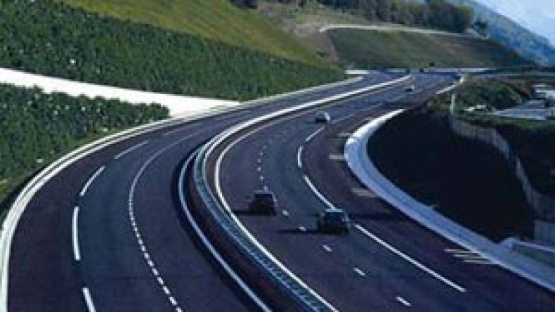 11 شركة فرنسية تتنافس لتجهيز الطريق السيار شرق غرب