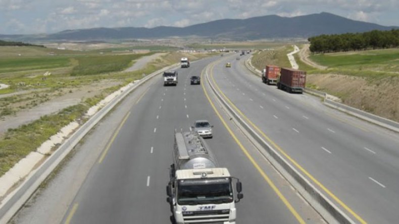 والي يدمج الوكالة الوطنية للطرق السريعة والوكالة الوطنية لتسيير الطرق