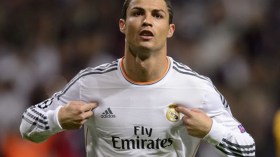 خماسية “رونالدو” تحطّم رقم “رؤول”