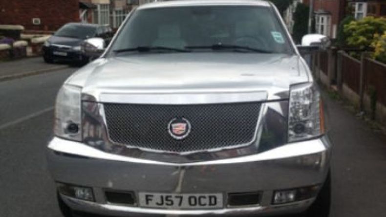 الحاجي الضيوف..من مداعبة الكرة إلى المتاجرة بالسيارات!