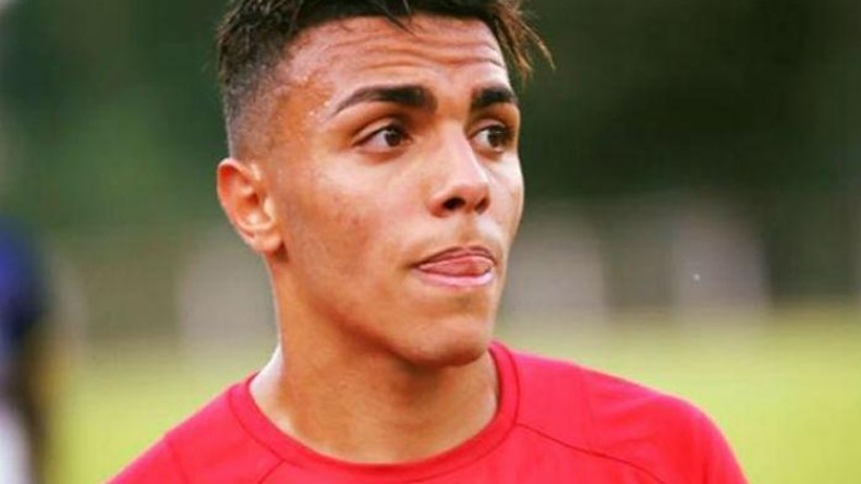 الجزائري حكيم زدادكة أفضل مدافع أيمن في “الليغ 2” الفرنسية