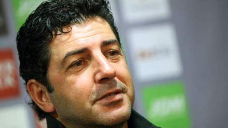 مدرب غيماريش يشجع سوداني على خوض “كان” 2013