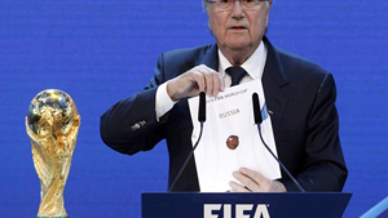 مئات  الملاعب  وتذاكر  المباريات  بدلا  عن  التأشيرات
